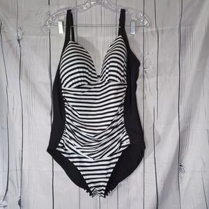 Jaclyn Smith Collection Black and White  Striped One Piece Swimsuit